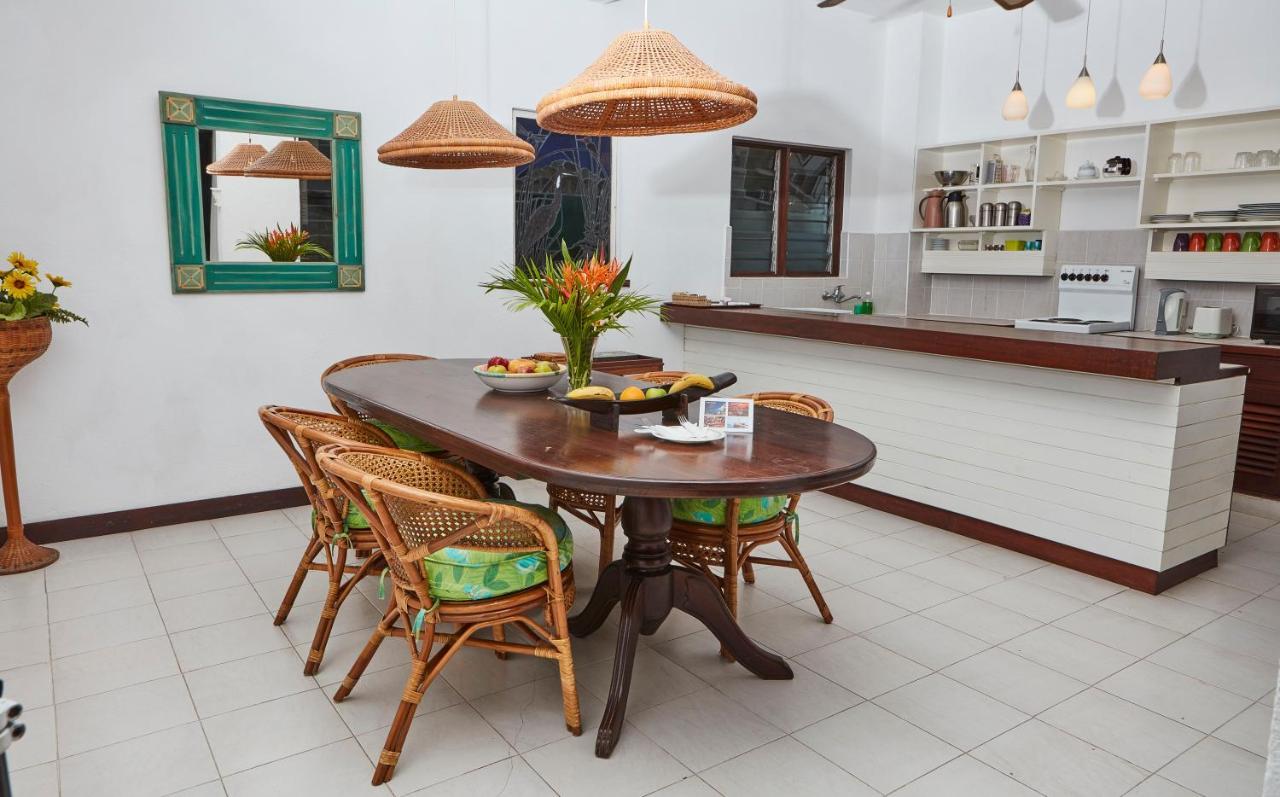 Tamarind Village Hotel Apartments Момбаса Екстер'єр фото